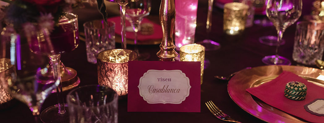 Individuelle Papeterie Tischkarte orientalisch pink gold Kerzen
